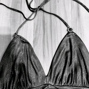 Wow! This is the perfect dress for any occasion